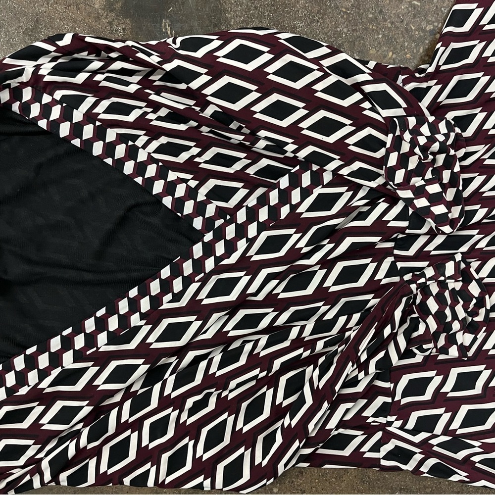 INC International Concepts Black and White Wrap Dress with V-Neck - Picture 5 of 8